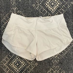 White Lululemon Speed up Short 2.5”